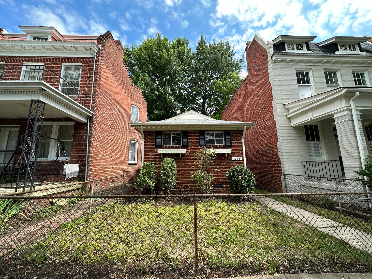 Image for 1 Bed/ 1 Bath Brick Rancher located in the Museum District ; 3228 W. Franklin St