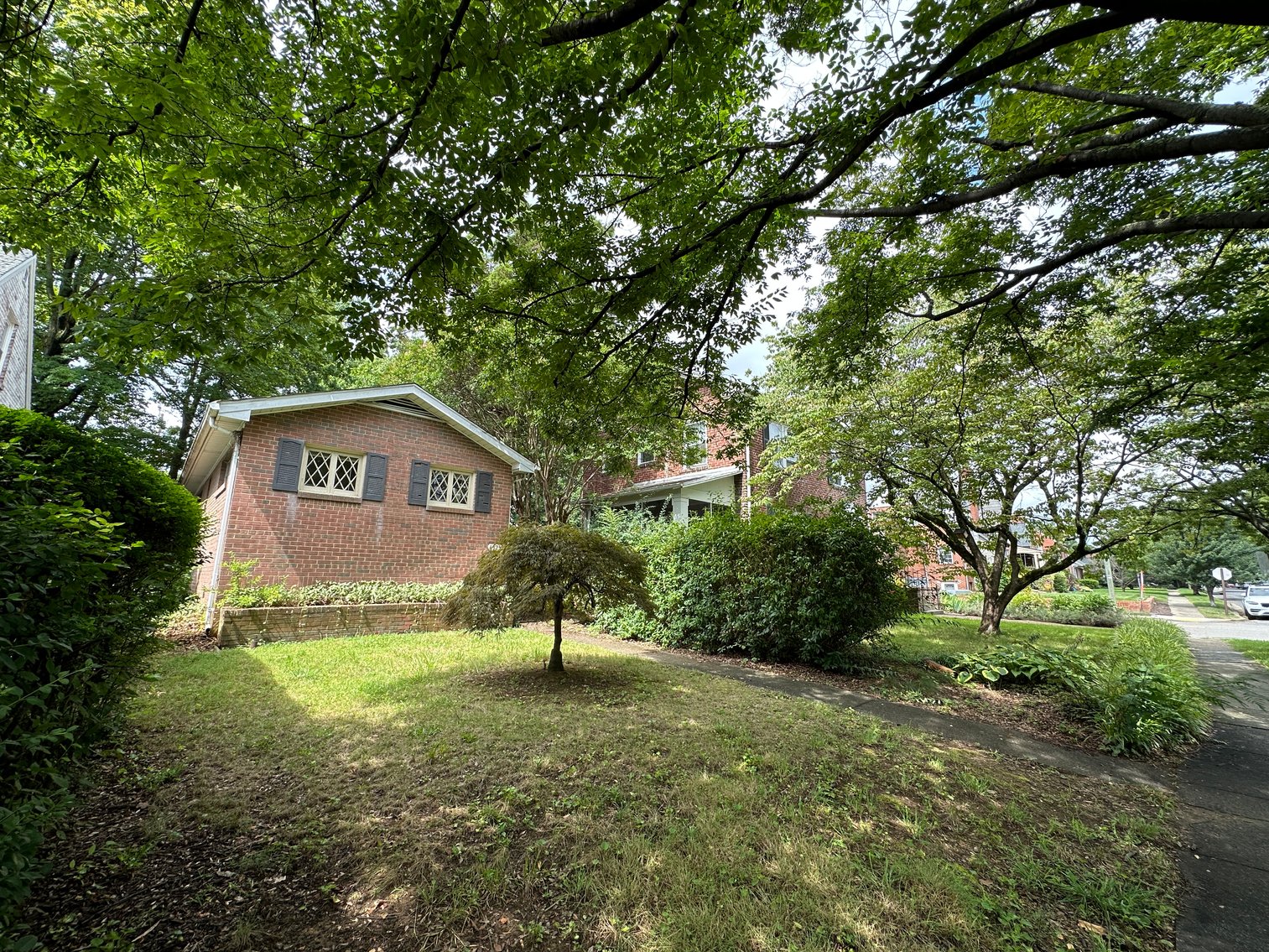 Image for 1 Bed/ 1 Bath Brick Rancher located in Willow Lawn; 4525 Fitzhugh Ave