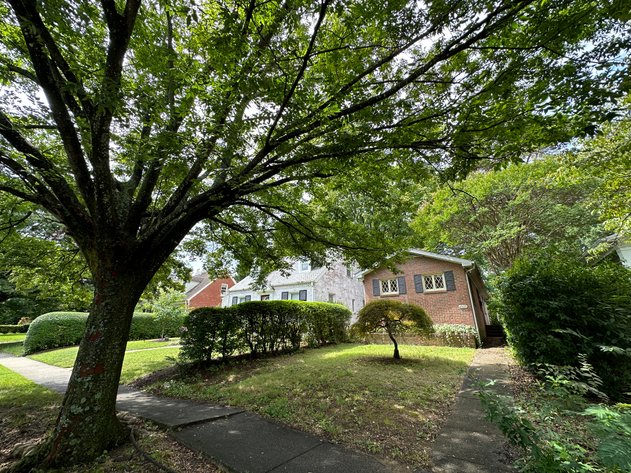 Image for 1 Bed/ 1 Bath Brick Rancher located in Willow Lawn; 4525 Fitzhugh Ave