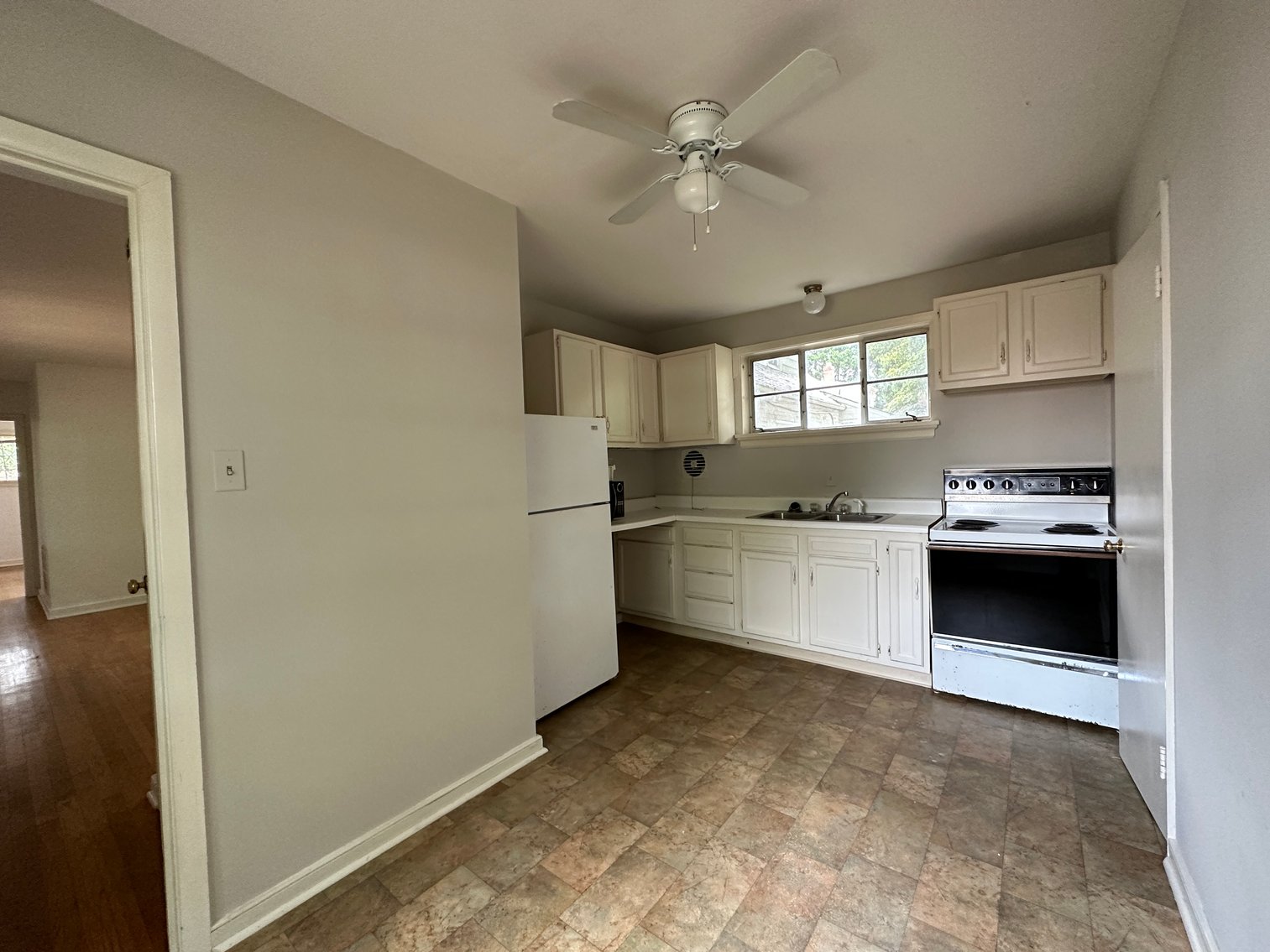 Image for 1 Bed/ 1 Bath Brick Rancher located in Willow Lawn; 4525 Fitzhugh Ave