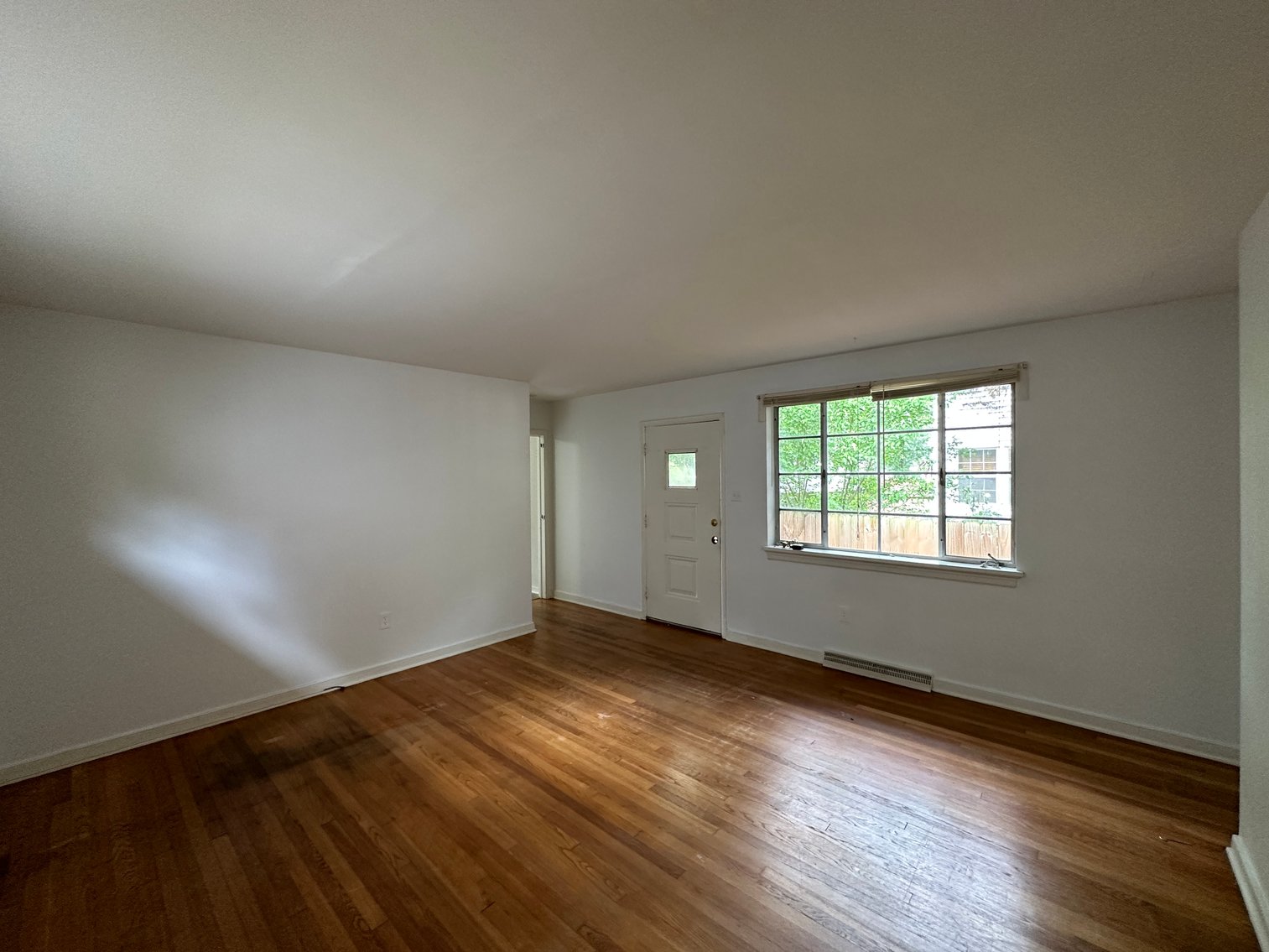 Image for 1 Bed/ 1 Bath Brick Rancher located in Willow Lawn; 4525 Fitzhugh Ave