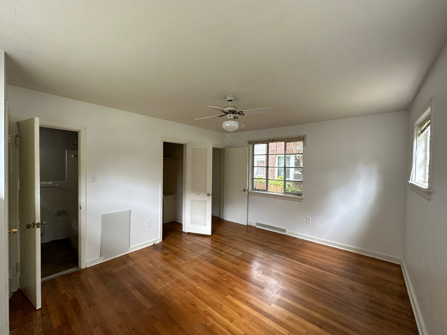 Image for 1 Bed/ 1 Bath Brick Rancher located in Willow Lawn; 4525 Fitzhugh Ave