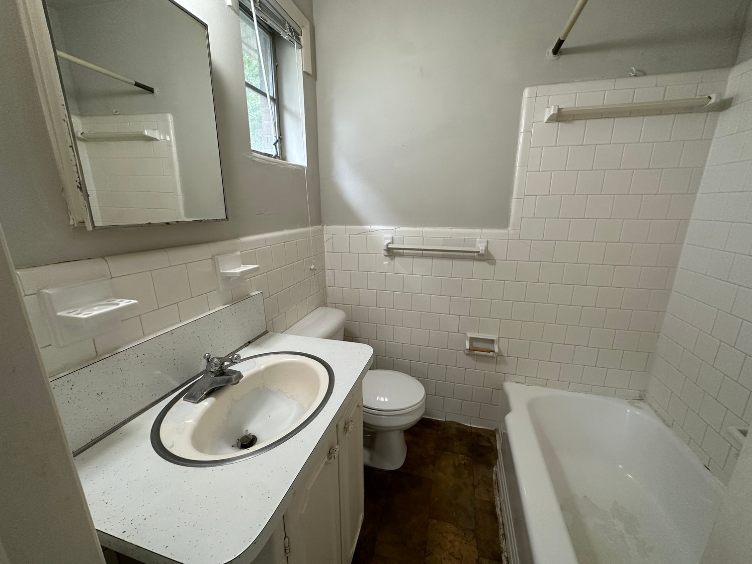 Image for 1 Bed/ 1 Bath Brick Rancher located in Willow Lawn; 4525 Fitzhugh Ave