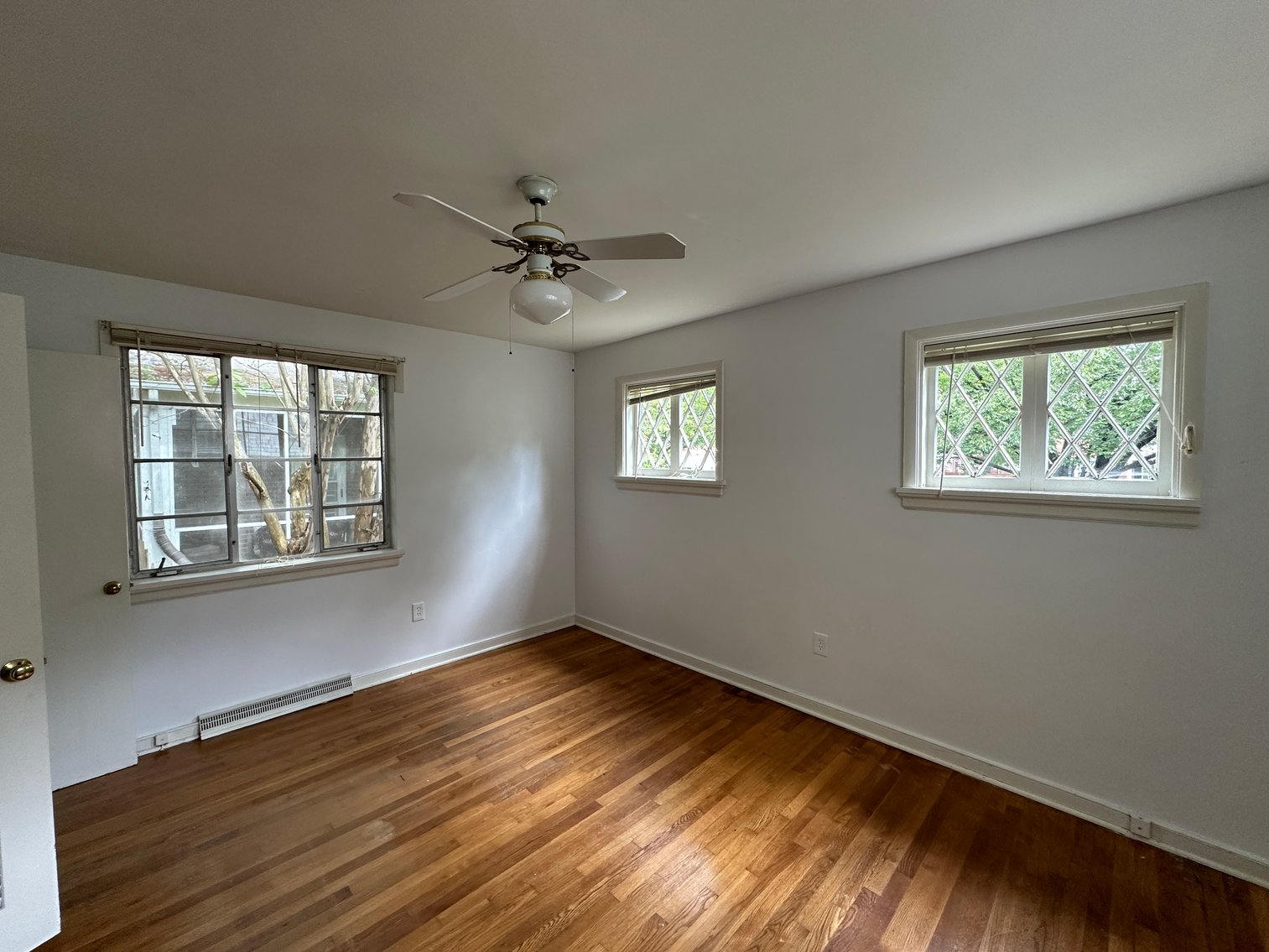 Image for 1 Bed/ 1 Bath Brick Rancher located in Willow Lawn; 4525 Fitzhugh Ave