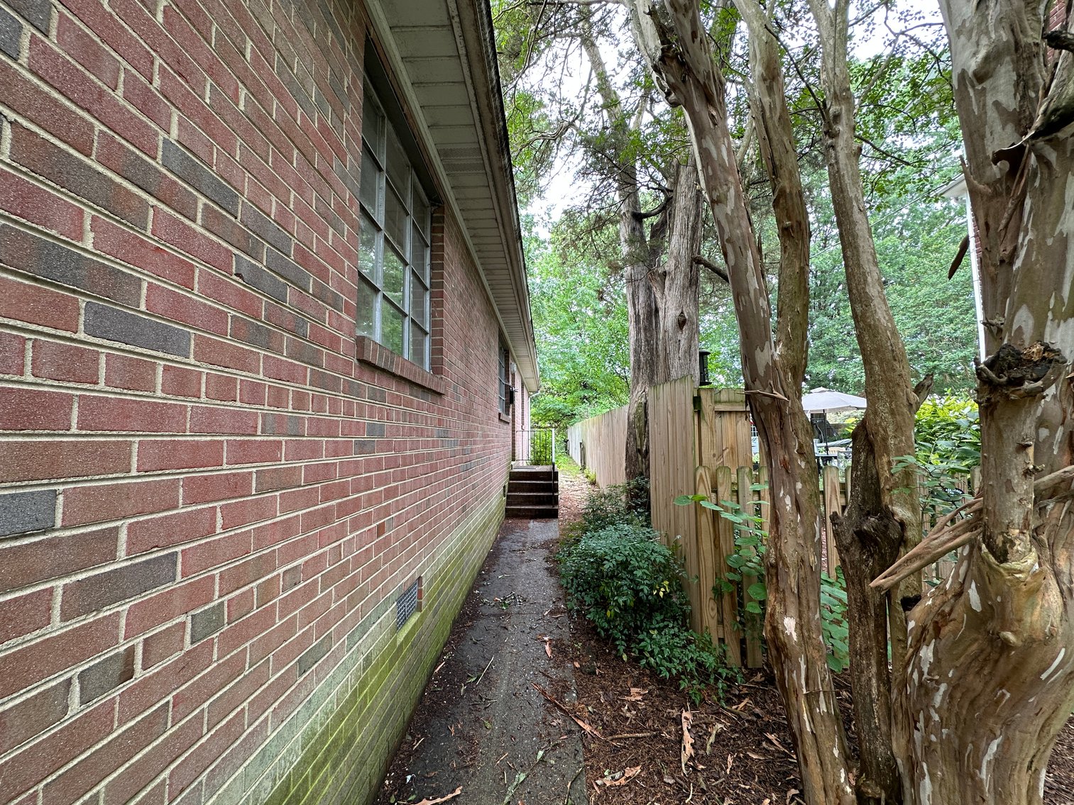 Image for 1 Bed/ 1 Bath Brick Rancher located in Willow Lawn; 4525 Fitzhugh Ave