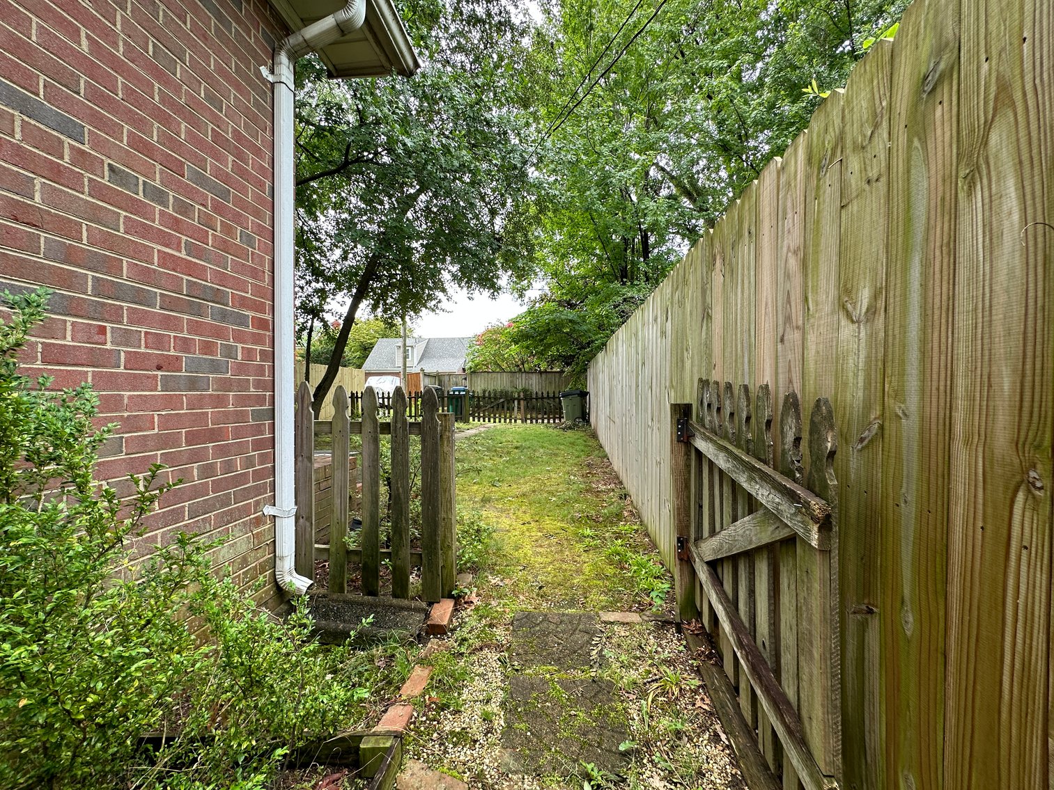 Image for 1 Bed/ 1 Bath Brick Rancher located in Willow Lawn; 4525 Fitzhugh Ave