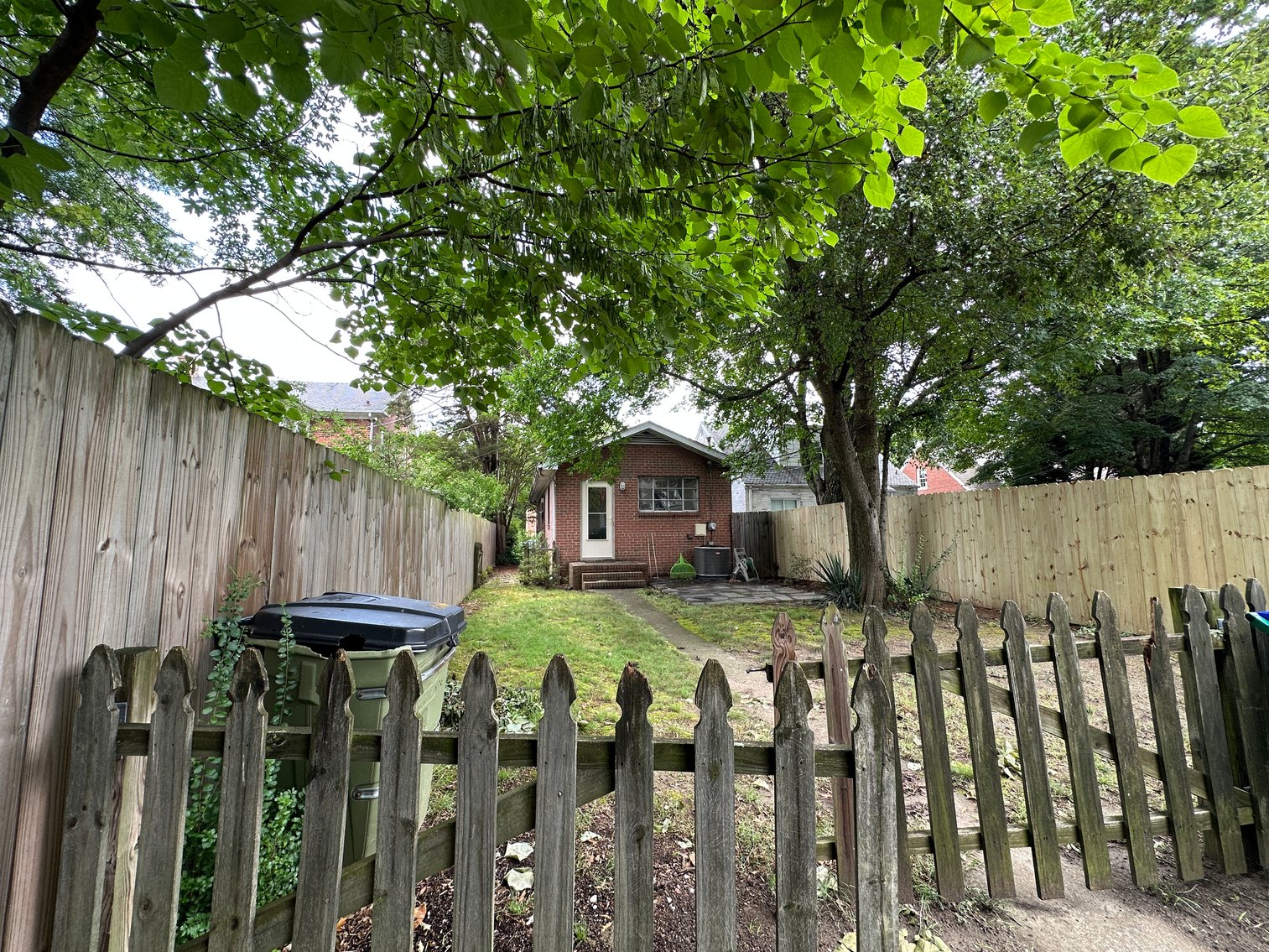 Image for 1 Bed/ 1 Bath Brick Rancher located in Willow Lawn; 4525 Fitzhugh Ave