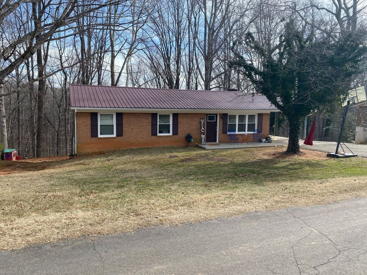 Image for 3 Bed / 2 Bath Ranch Home - 61 Edgehill Dr
