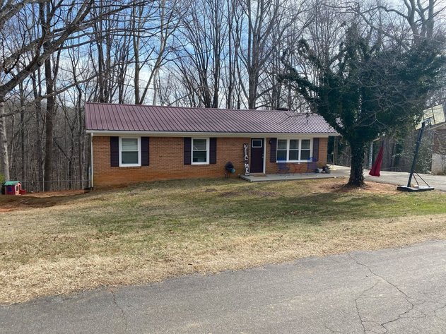 Image for 3 Bed / 2 Bath Ranch Home - 61 Edgehill Dr