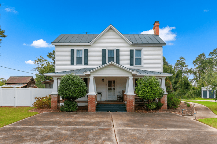 Image for Finance Friendly and Income Producing Auction. Beautifully Renovated 4 bed/ 2 Bath, 2282 Sq.ft  Country Estate with Converted Barns for Outdoor Entertaining & 24 Storage Units