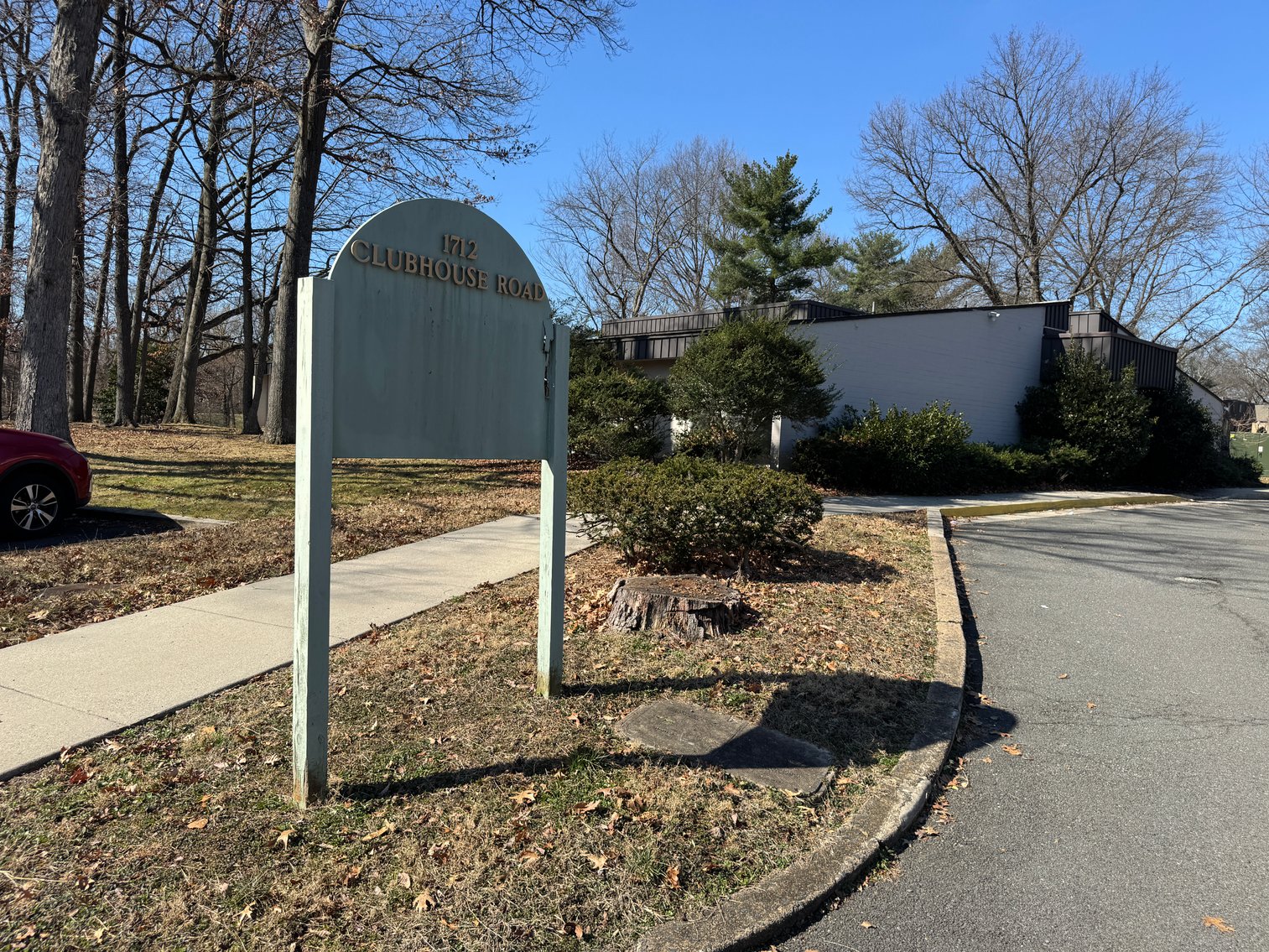 Image for Trustee Ordered Foreclosure Sale – Multi-Tenant Commercial Building – Income Producing – 1712 Clubhouse Rd, Reston, VA – Live & Online Auction