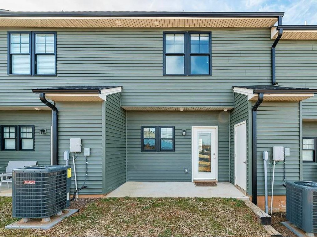 Image for Move-In Ready Lynchburg Townhome | Granite Countertops & Community Pool