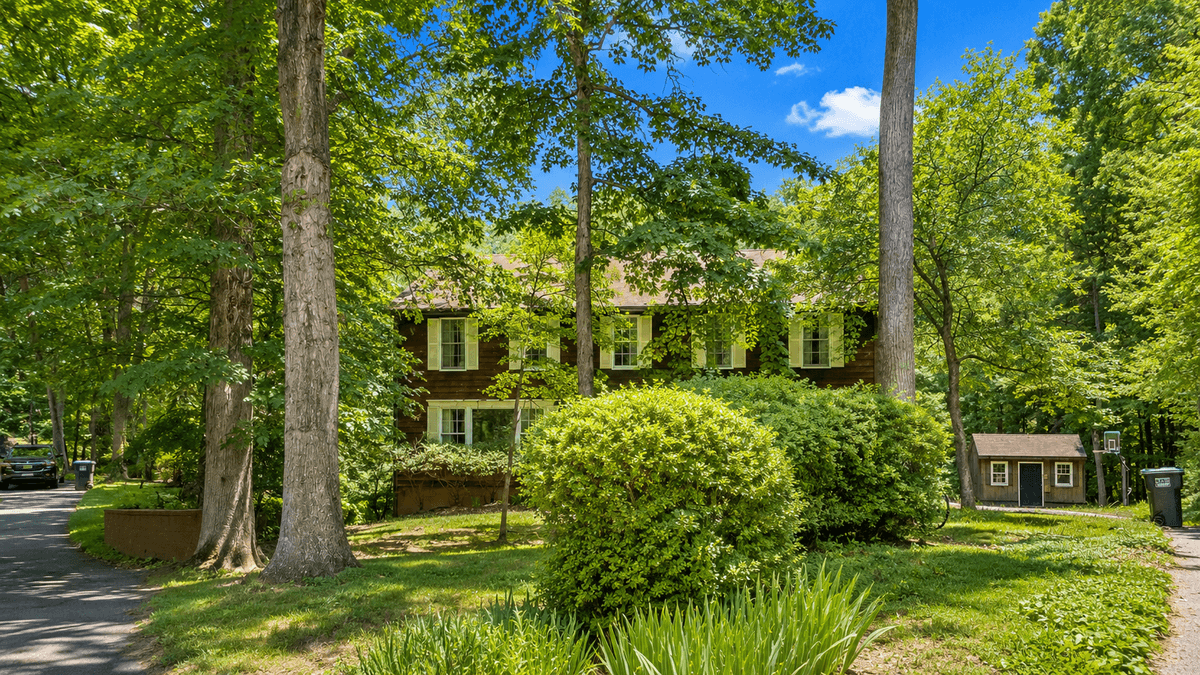 Image for Gated Lake Monticello Pool Home Auction - 5BR / 4BA / 3,370± SF + Finished Basement on 1.18± Acres.