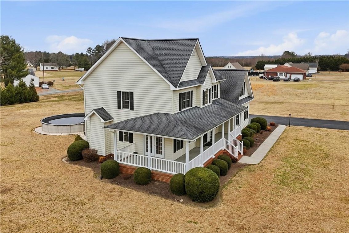 Image for THE MEADOW VIEW ESTATE AUCTION Stately Colonial Home on 1.39± Acres with Wraparound Porch, Pool & 2-Car Garage Tappahannock, Virginia