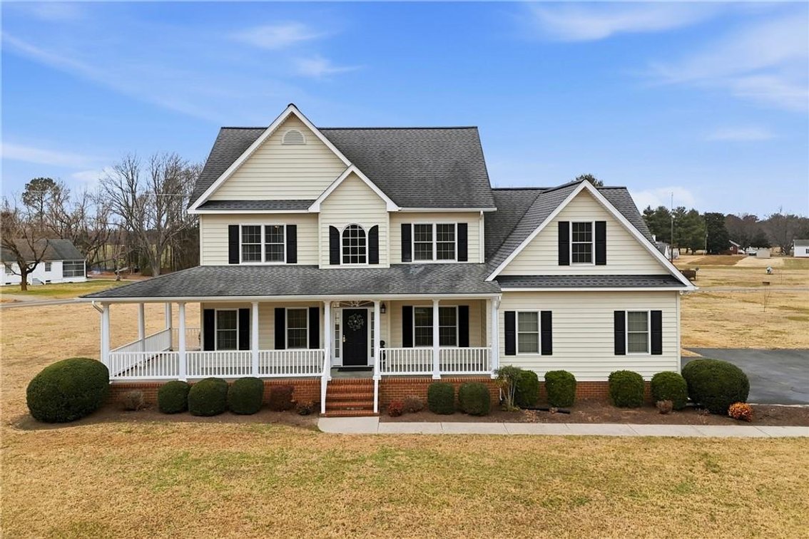 Image for THE MEADOW VIEW ESTATE AUCTION Stately Colonial Home on 1.39± Acres with Wraparound Porch, Pool & 2-Car Garage Tappahannock, Virginia
