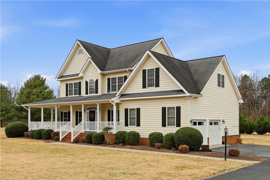 Image for THE MEADOW VIEW ESTATE AUCTION Stately Colonial Home on 1.39± Acres with Wraparound Porch, Pool & 2-Car Garage Tappahannock, Virginia