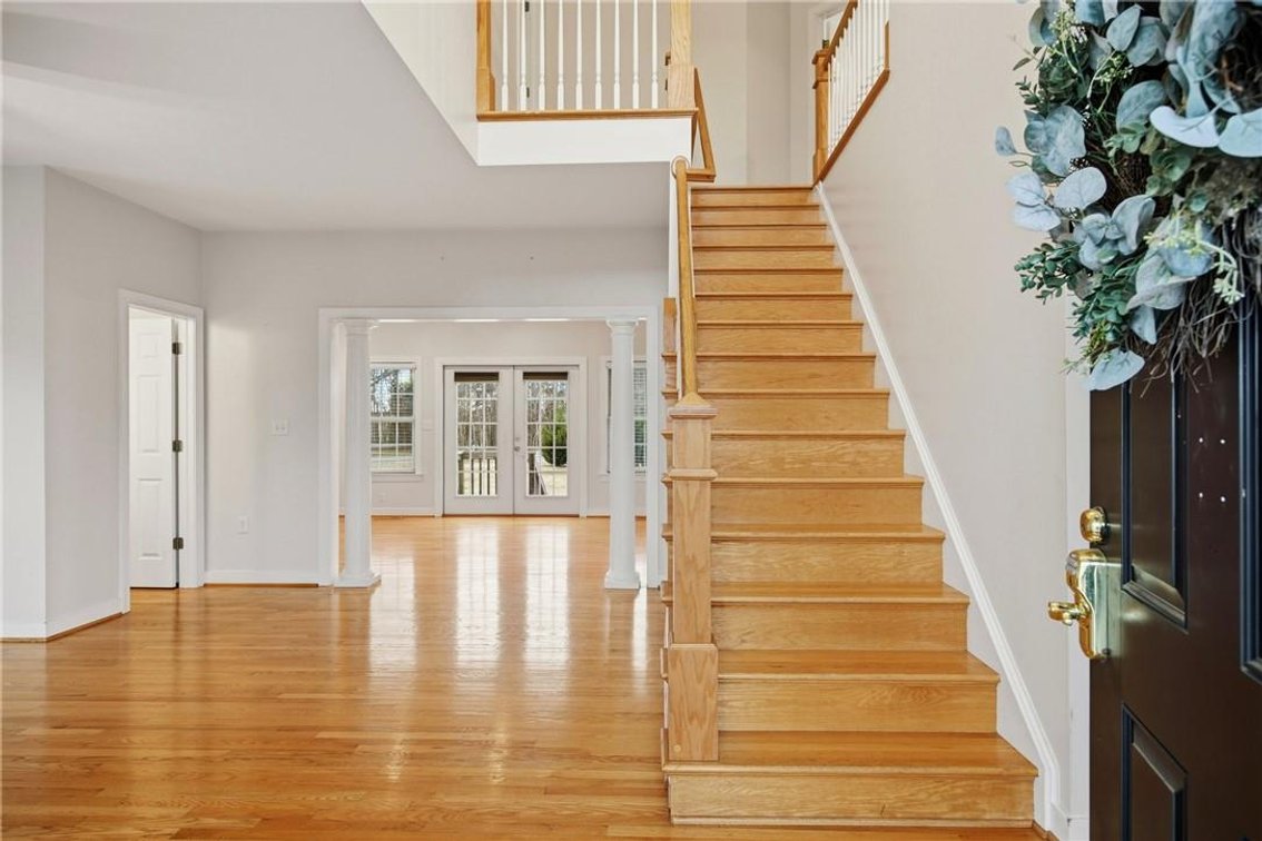 Image for THE MEADOW VIEW ESTATE AUCTION Stately Colonial Home on 1.39± Acres with Wraparound Porch, Pool & 2-Car Garage Tappahannock, Virginia