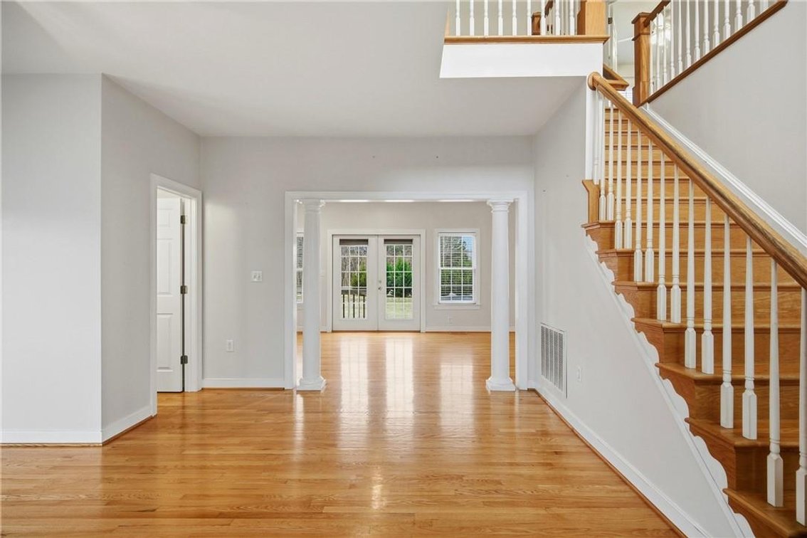 Image for THE MEADOW VIEW ESTATE AUCTION Stately Colonial Home on 1.39± Acres with Wraparound Porch, Pool & 2-Car Garage Tappahannock, Virginia