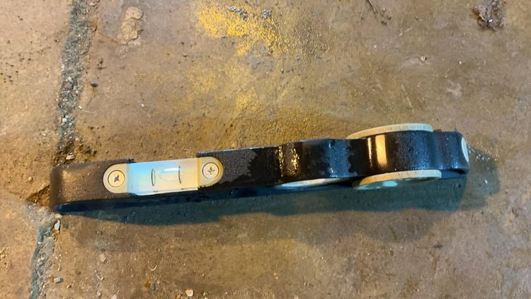 Levels and Pulley Puller Ram