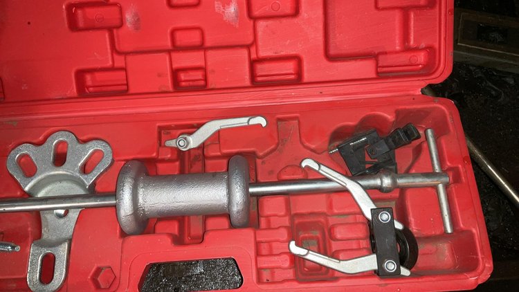 Levels and Pulley Puller Ram