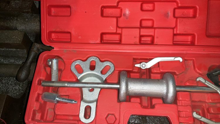 Levels and Pulley Puller Ram