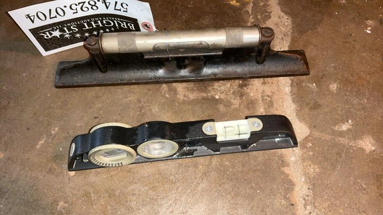 Levels and Pulley Puller Ram