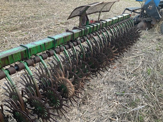 John Deere 400 Rotating harrow