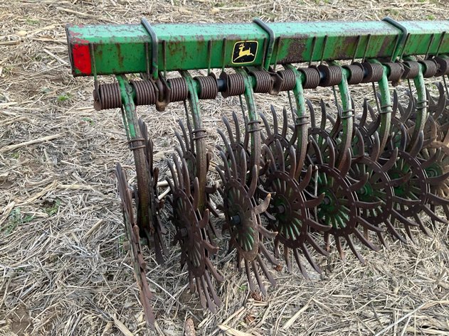 John Deere 400 Rotating harrow