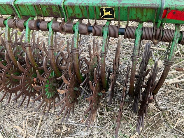 John Deere 400 Rotating harrow