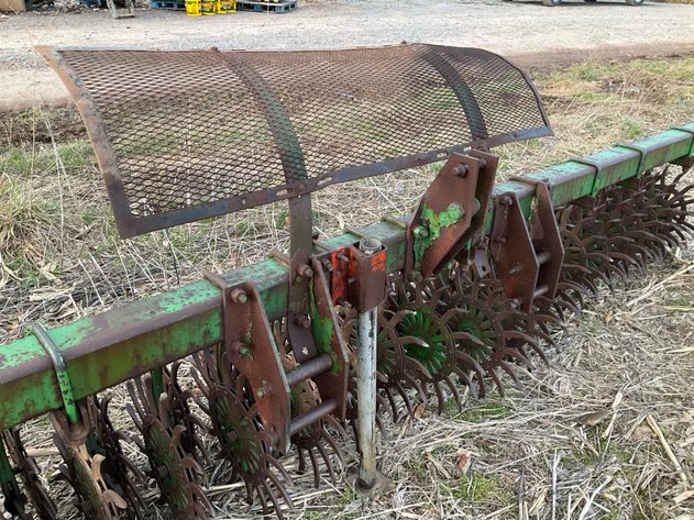 John Deere 400 Rotating harrow