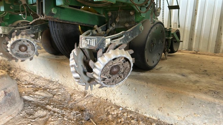 John Deere 1720 Planter