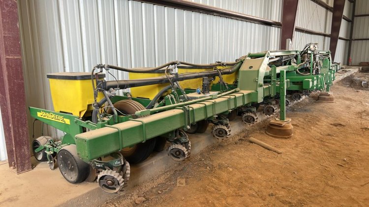 John Deere 1720 Planter