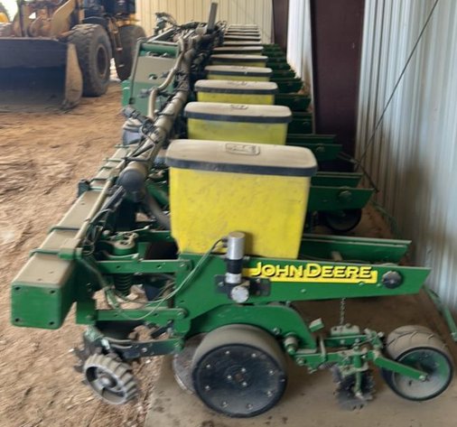 John Deere 1720 Planter