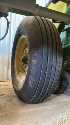 John Deere 1720 Planter