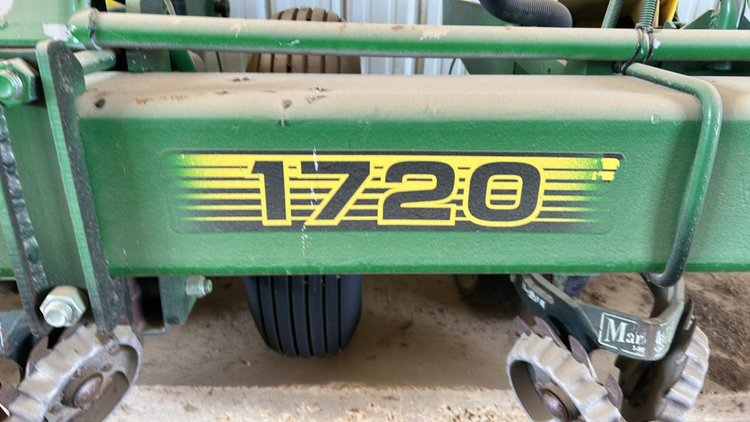 John Deere 1720 Planter