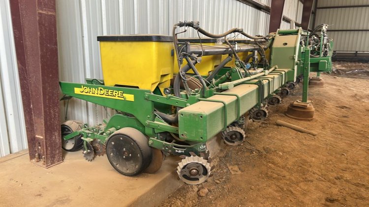 John Deere 1720 Planter