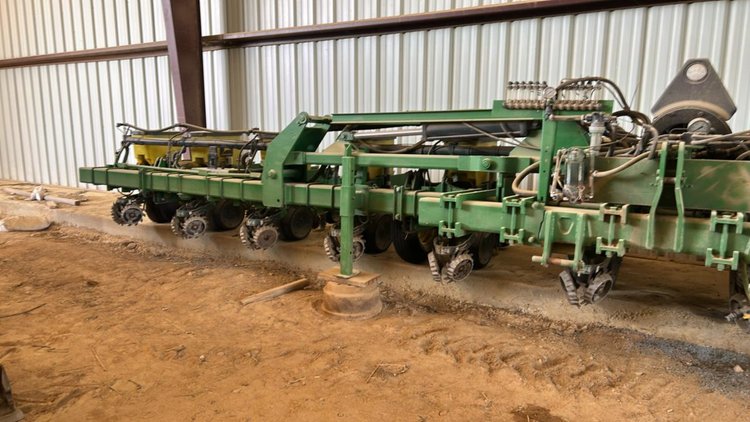John Deere 1720 Planter
