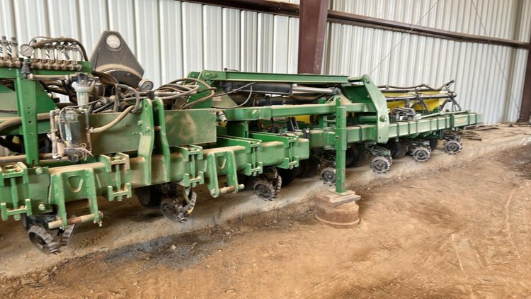John Deere 1720 Planter