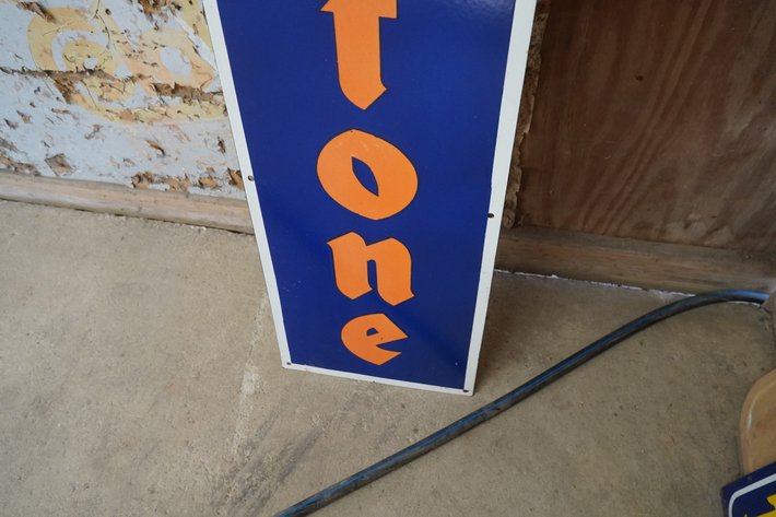 Firestone Vertical Sign
