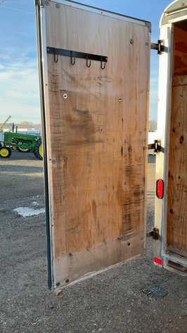 2010 United Trailers
