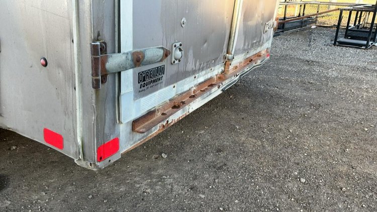 2010 United Trailers