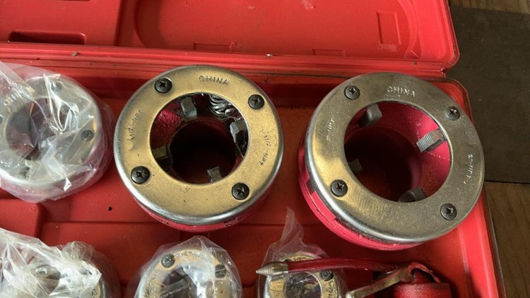 Pipe Threading Tools