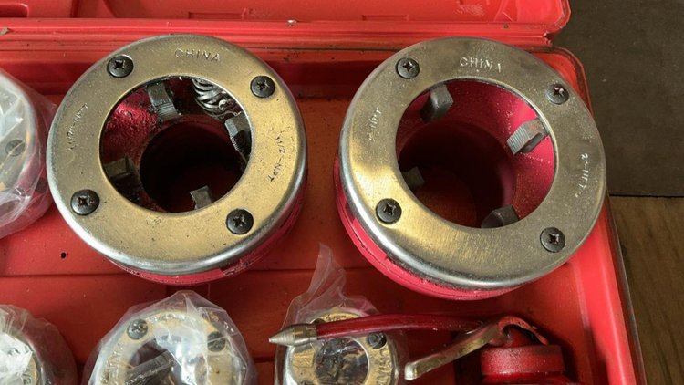 Pipe Threading Tools
