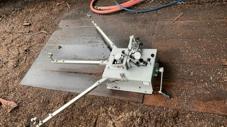 Dual Tooth Blade Setter - JD Logging