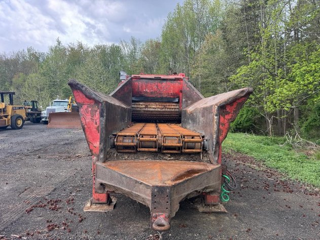 2001 Morbark 3600 Horizontal Grinder
