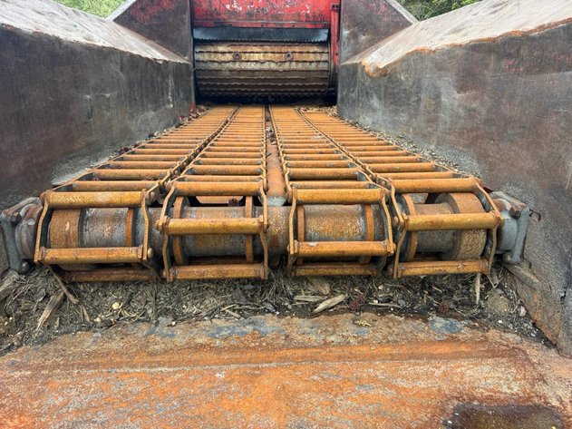 2001 Morbark 3600 Horizontal Grinder