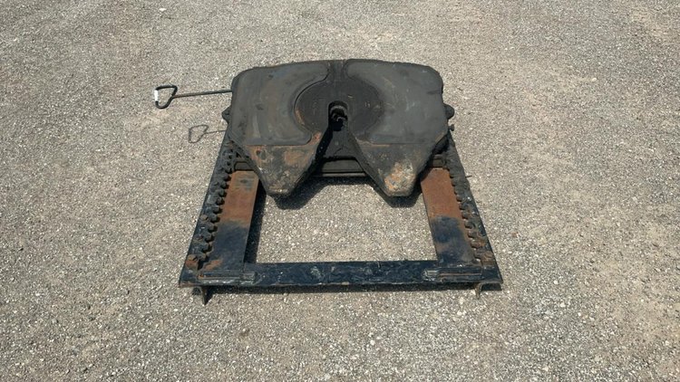 Fifth Wheel Assembly