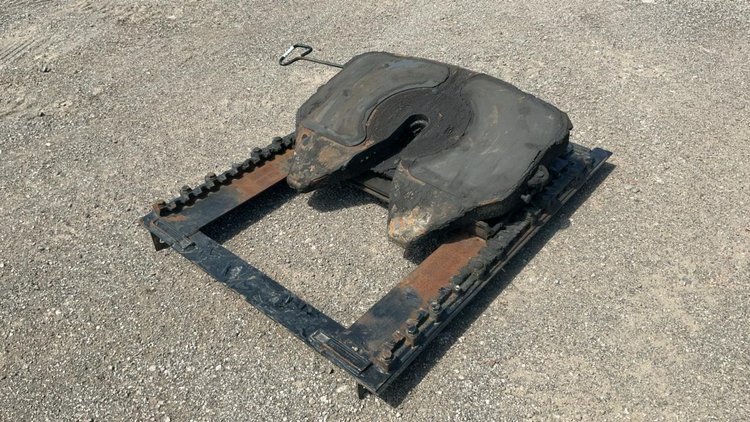 Fifth Wheel Assembly