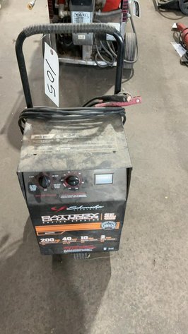 Schumacher SE 4020 Battery Charger/ Engine Starter