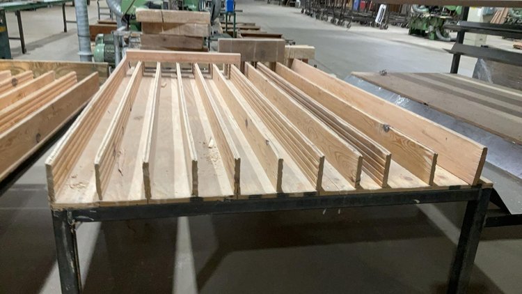Molder Outfeed Sorting Table